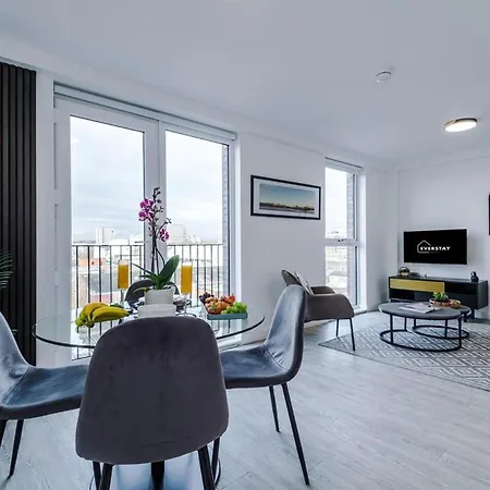 Cosy 2 Bed Apt N City Centre & Mediacity Manchester Exterior photo