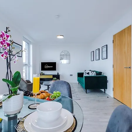 Cosy 2 Bed Apt N City Centre & Mediacity Manchester Exterior photo